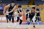 华体会官方平台下载-奥运冠军现身青少年篮球训练营，与学员互动的简单介绍