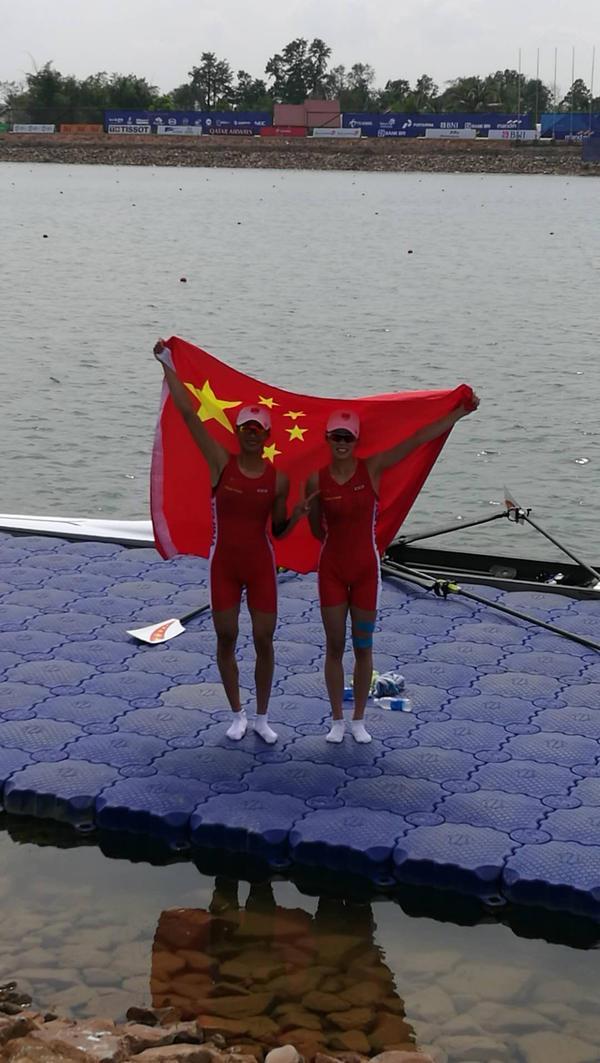 乌克兰选手在赛艇比赛中夺冠