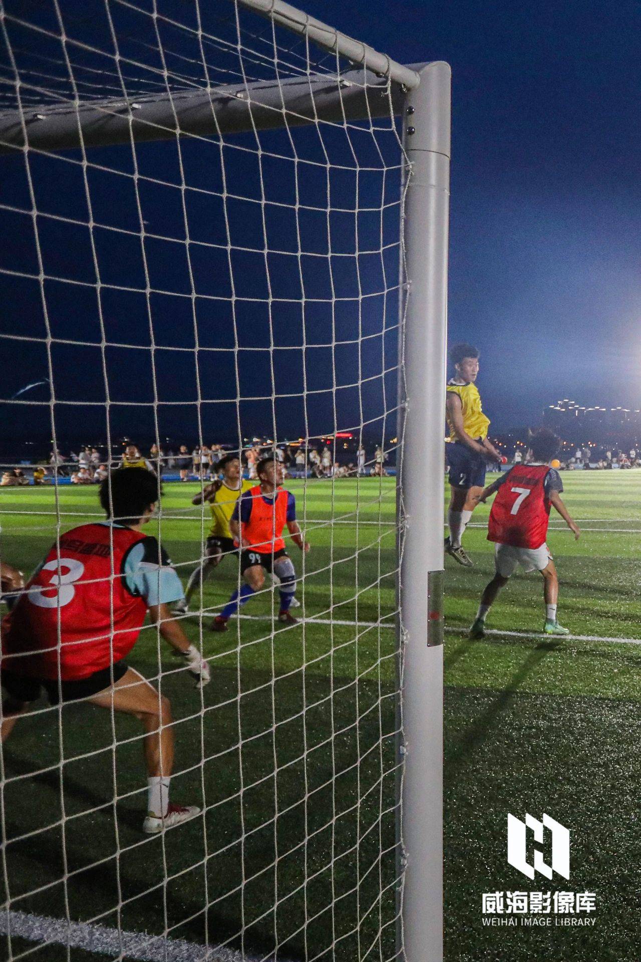 足球比赛实况直播,精彩对决上演 足球比赛实况直播,精彩对决上演