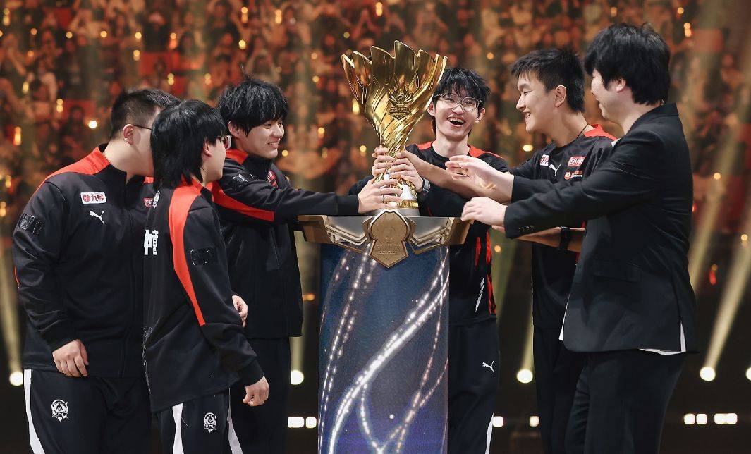 热血激战!欧洲顶尖球队创造传奇的简单介绍 热血激战!欧洲顶尖球队创造传奇的简单介绍