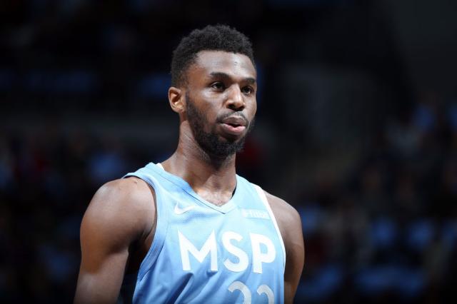 狼队客场夺冠，成功逆转胜利