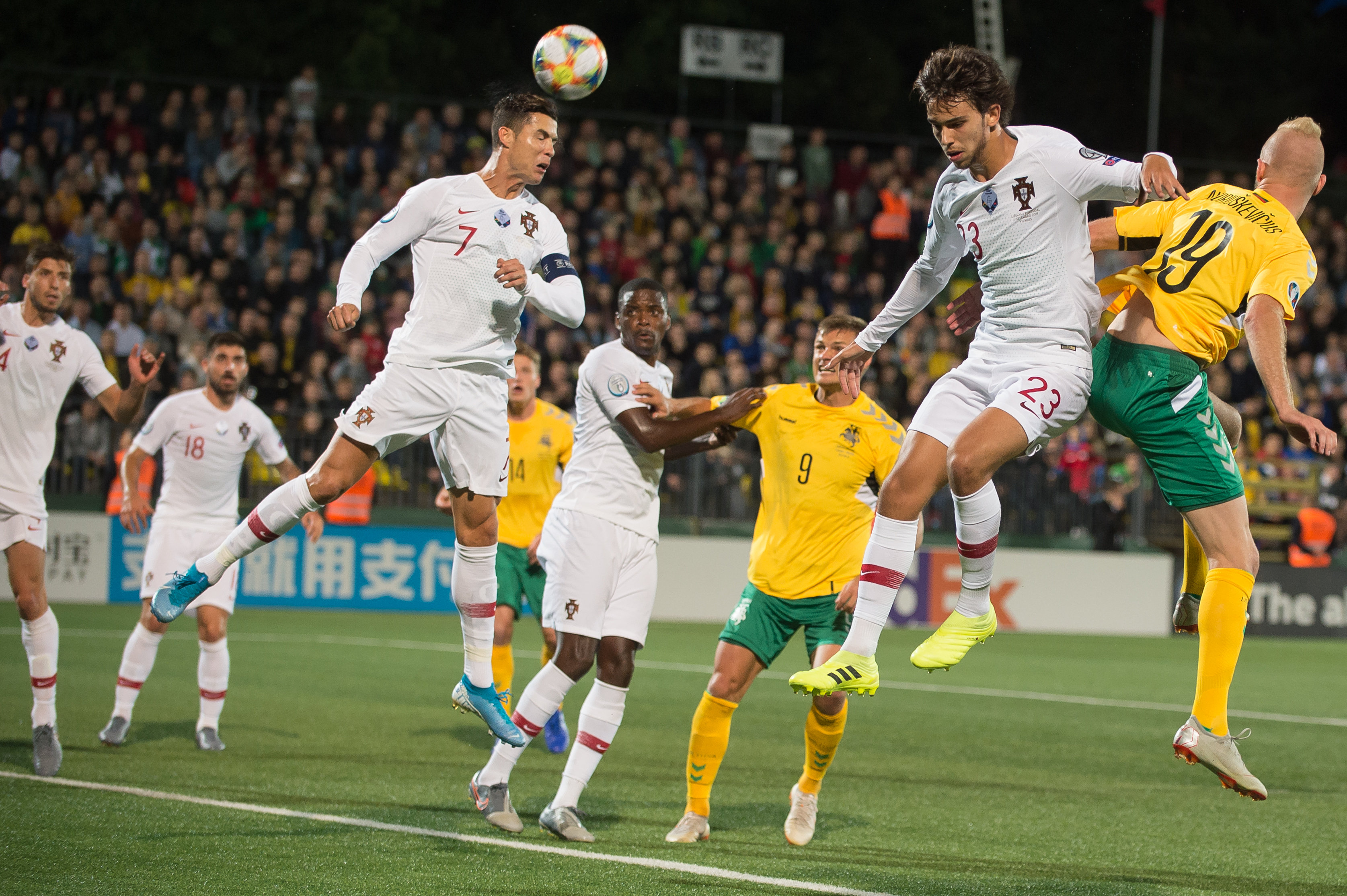 欧预赛瑞士战胜立陶宛，保住希望的简单介绍