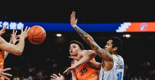 超级外援带领球队实现连胜三场 超级外援带领球队实现连胜三场