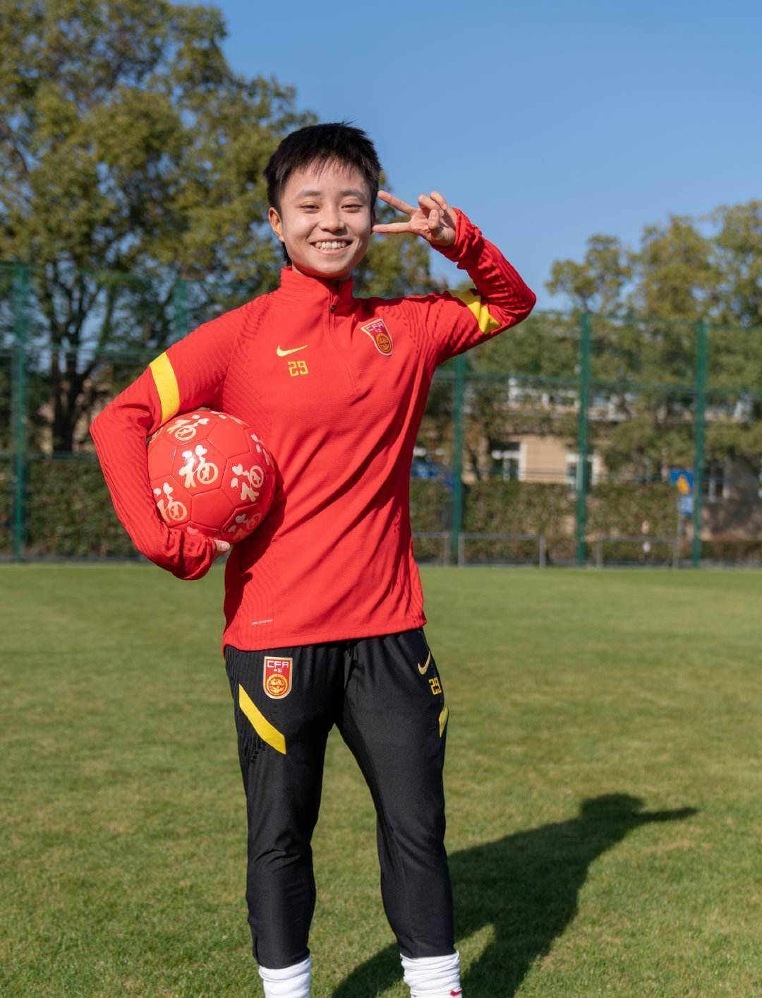 科特迪瓦女足队员获得最佳射手奖 科特迪瓦女足队员获得最佳射手奖