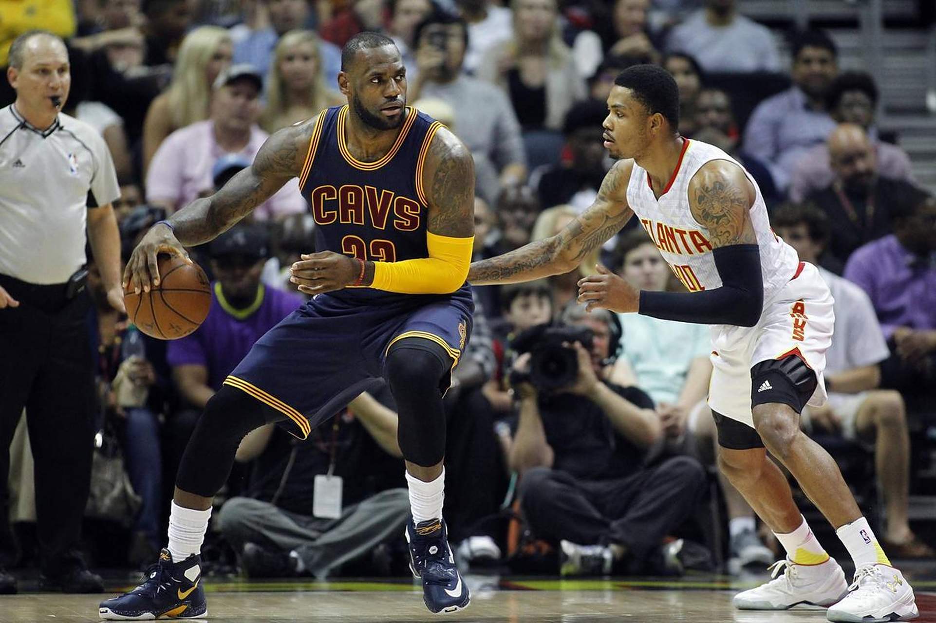 老鹰惨败掘金,止步连胜之路 老鹰惨败掘金,止步连胜之路