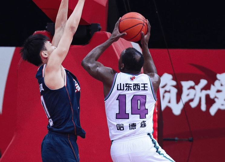 山东擎旗卫冕,球队成绩不尽人意 山东擎旗卫冕,球队成绩不尽人意