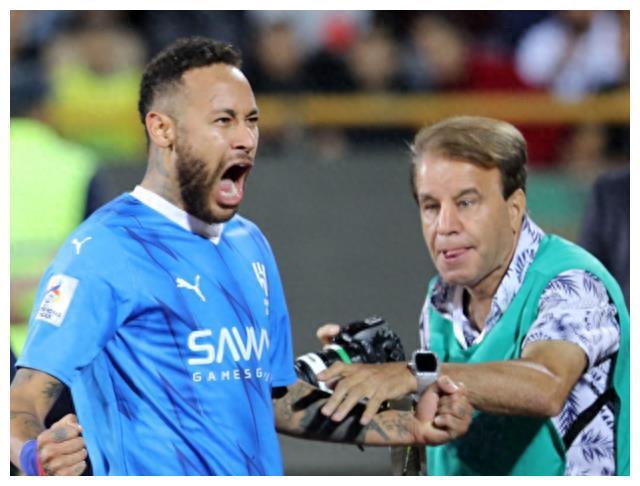 佛罗伦萨战平无功，前场射门机会无力征服对手