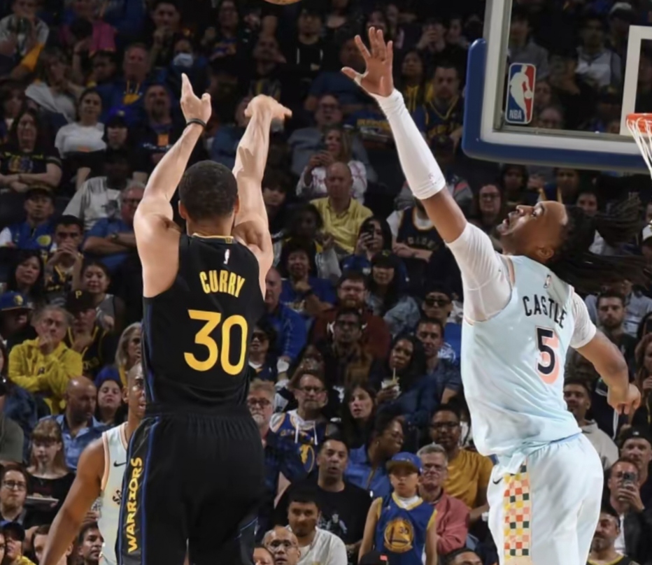 勇士逆转马刺,夺得胜利 勇士逆转马刺,夺得胜利