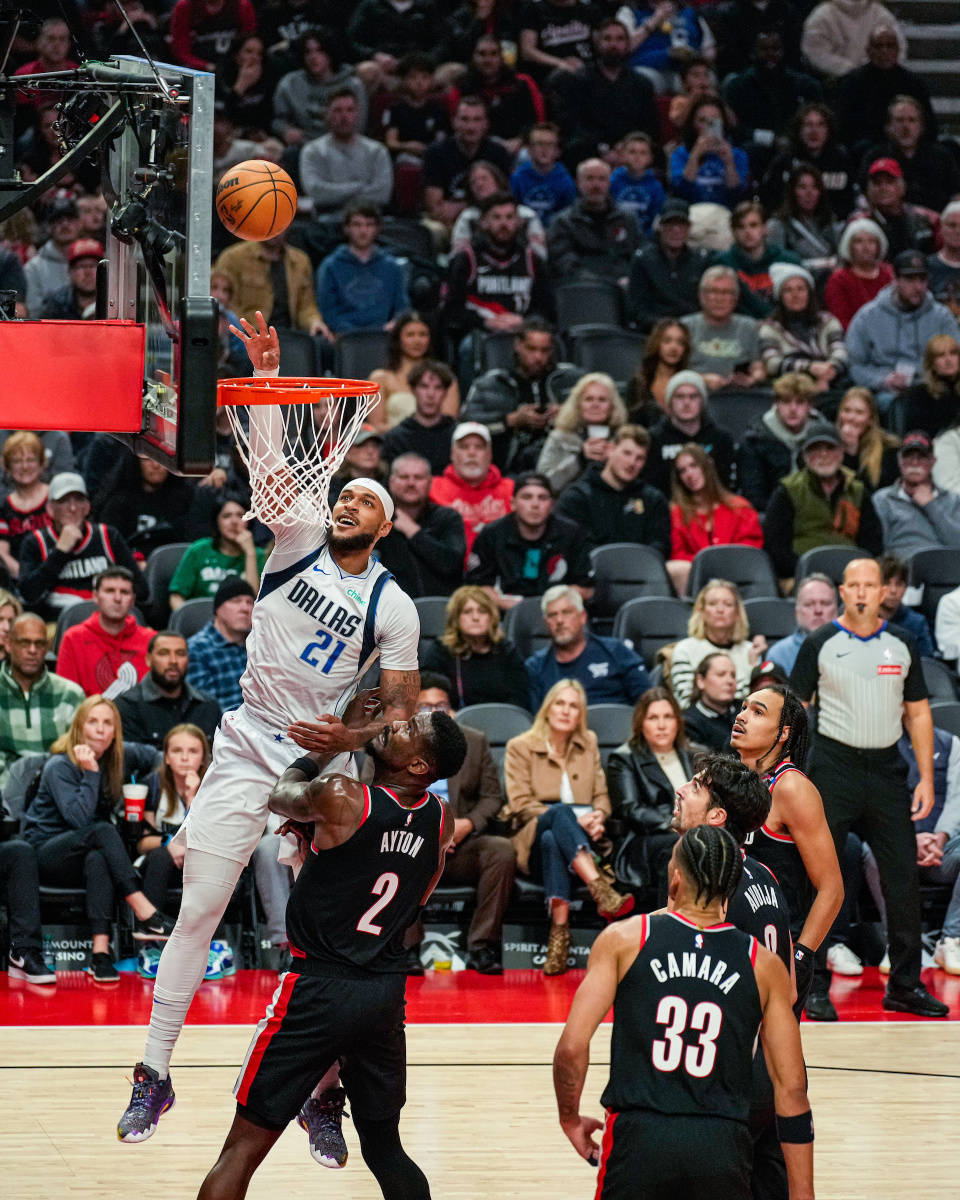 开拓者惨败独行侠,西蒙斯28分的简单介绍 开拓者惨败独行侠,西蒙斯28分的简单介绍