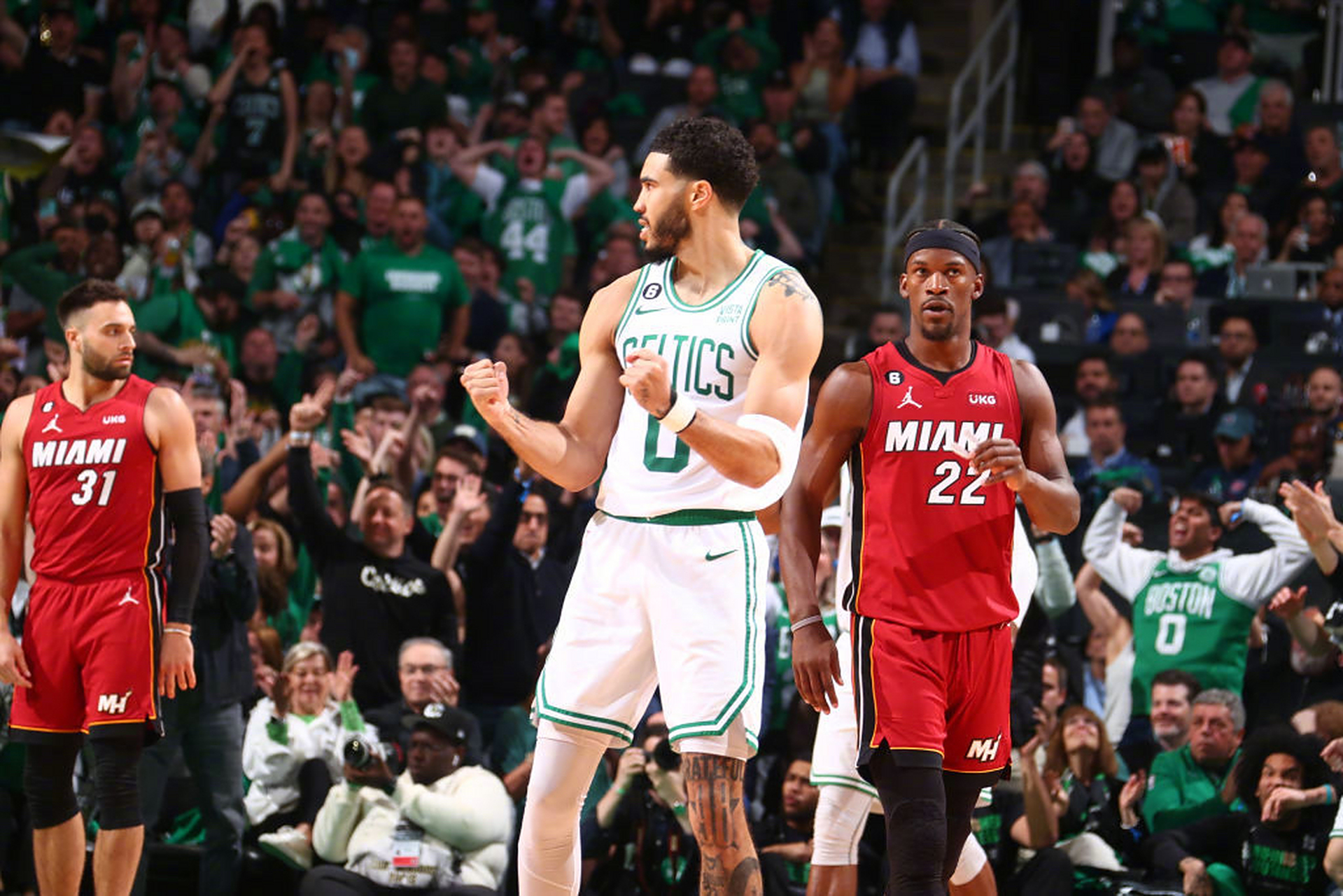 凯尔特人客场逆转热火，夺得胜利