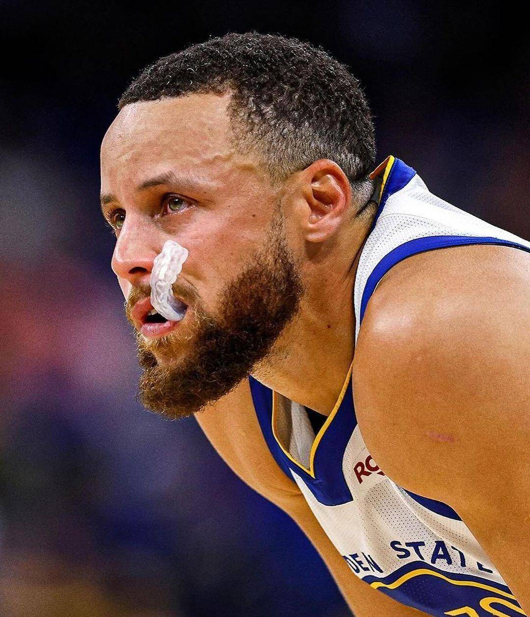 包含高速之王勇士零封国王，库里力压拉塞尔的词条